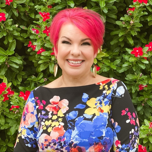 Meet Dorothy Strouhal aka Your Makeup Expert - Picture 1 of 2